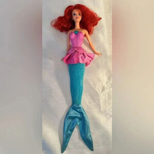 2/40$ Disney Little Mermaid Ariel Barbie Singing Doll Dress 2in1 TailMattel 2012